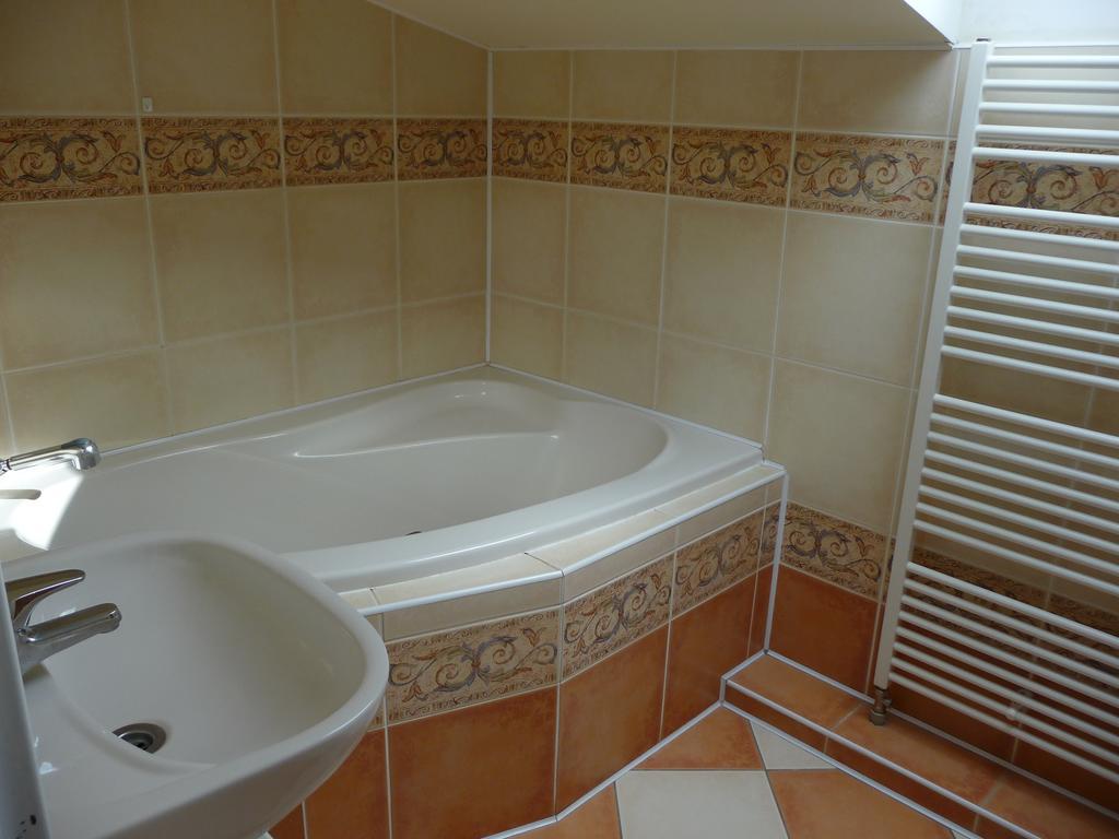 Penzion U Splavu Loket Exterior foto
